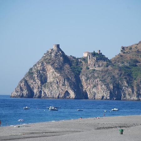 Quattro Torri B&B ซานตาเทเรซา ดี รีวา ภายนอก รูปภาพ