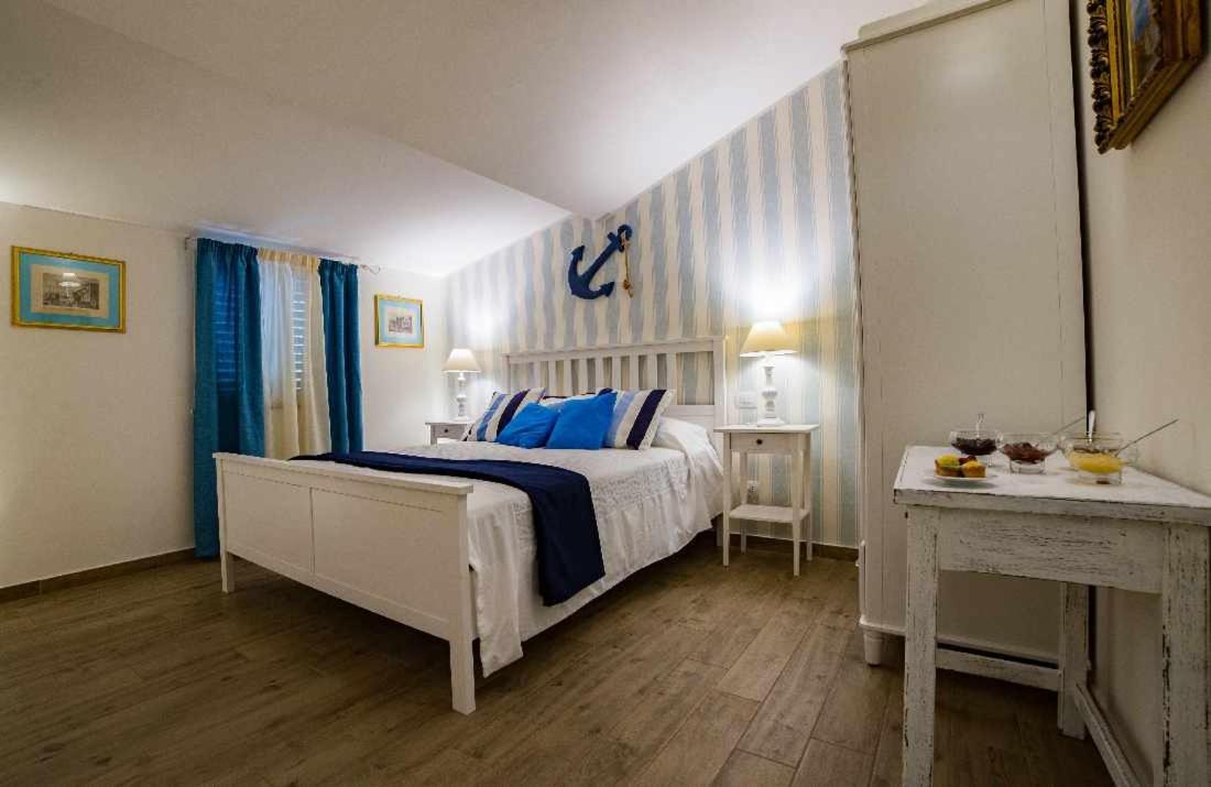 Quattro Torri B&B ซานตาเทเรซา ดี รีวา ภายนอก รูปภาพ