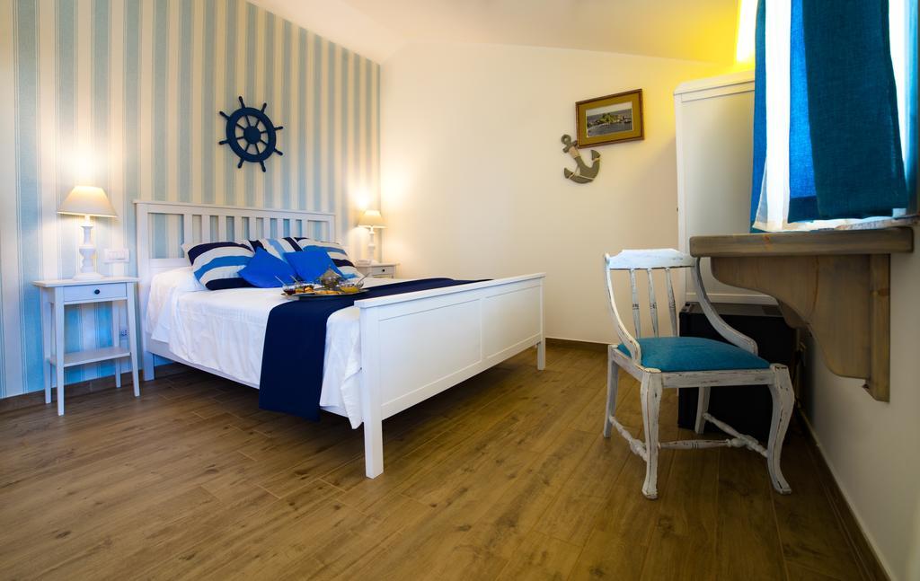 Quattro Torri B&B ซานตาเทเรซา ดี รีวา ภายนอก รูปภาพ